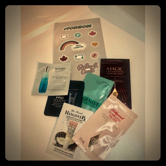 2 Free Beauty Samples with every beauty purchase! - Picture 1 of 1